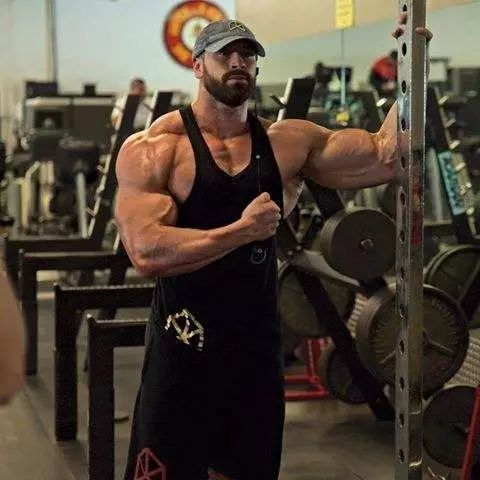 26岁健身，64岁开始撸铁练肌肉，67岁的他过得比谁都年轻！