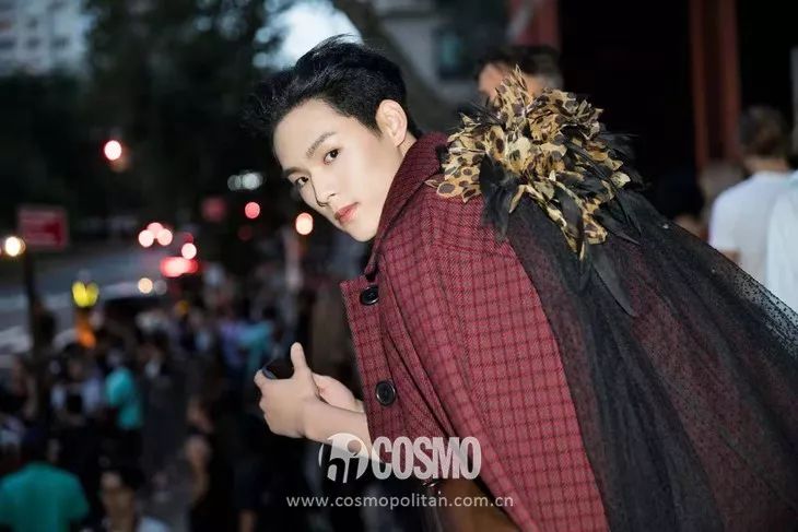 T型台 | 气场强大如张丽娜，在小马哥的世界也是一只花蝴蝶