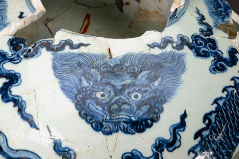 明宣德 青花铺首龙纹大罐及款识、局部 景德镇御窑厂遗址东门区域出土