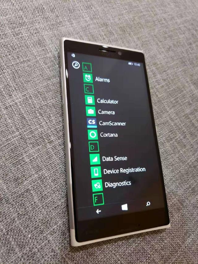 诺基亚未上市的lumia1030手机!如今有幸摸到真机