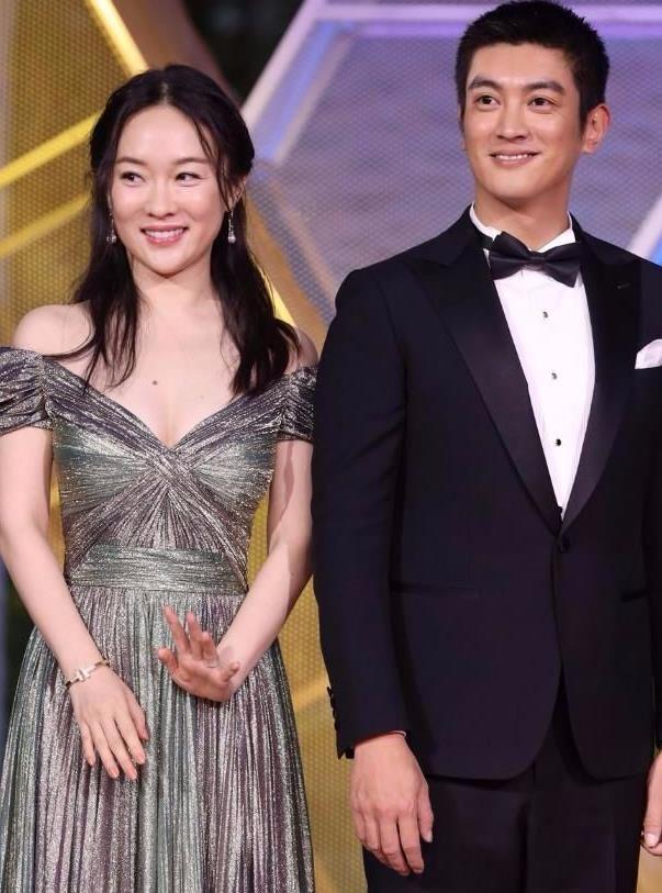 「一床情书」比起管虎跟马伊琍同台，更尴尬的是杨幂四位绯闻男友都来了金鸡奖