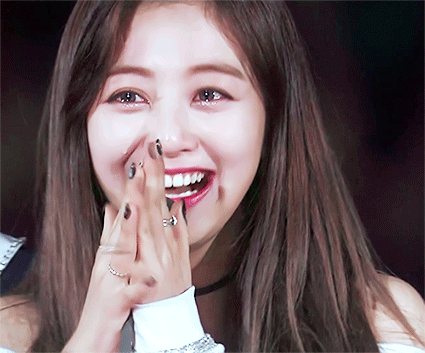 力也很够,表情太抓人了