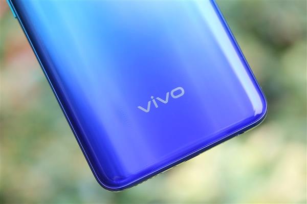 首发高通旗舰芯片！vivo TWS Earphone露真容：轻巧 无感