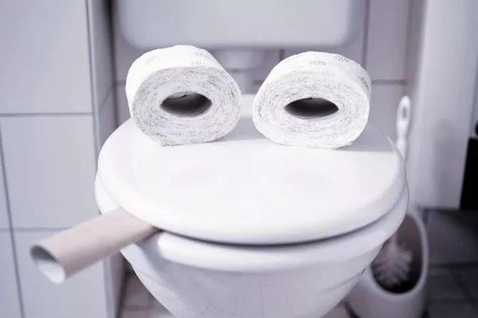 迷惑行为大赏：进了洗手间，打开门瞬间惊呆~哈哈哈哈哈哈哈