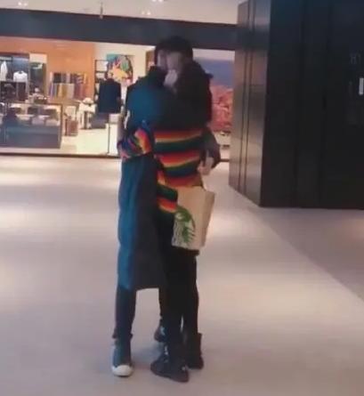 《陈情令》这对“姐弟变情侣”？两人牵手被拍，疑似恋情曝光编辑：奇趣网发布：2019-10-06 12:27:37