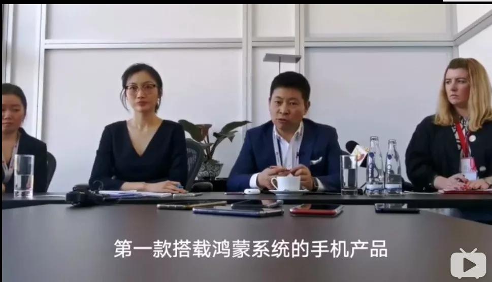 华为P40或将首发鸿蒙系统，苹果承认违反中国劳动法？