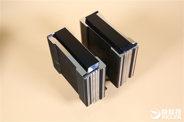 玩家风暴阿萨辛3散热器图赏：7热管压制280W