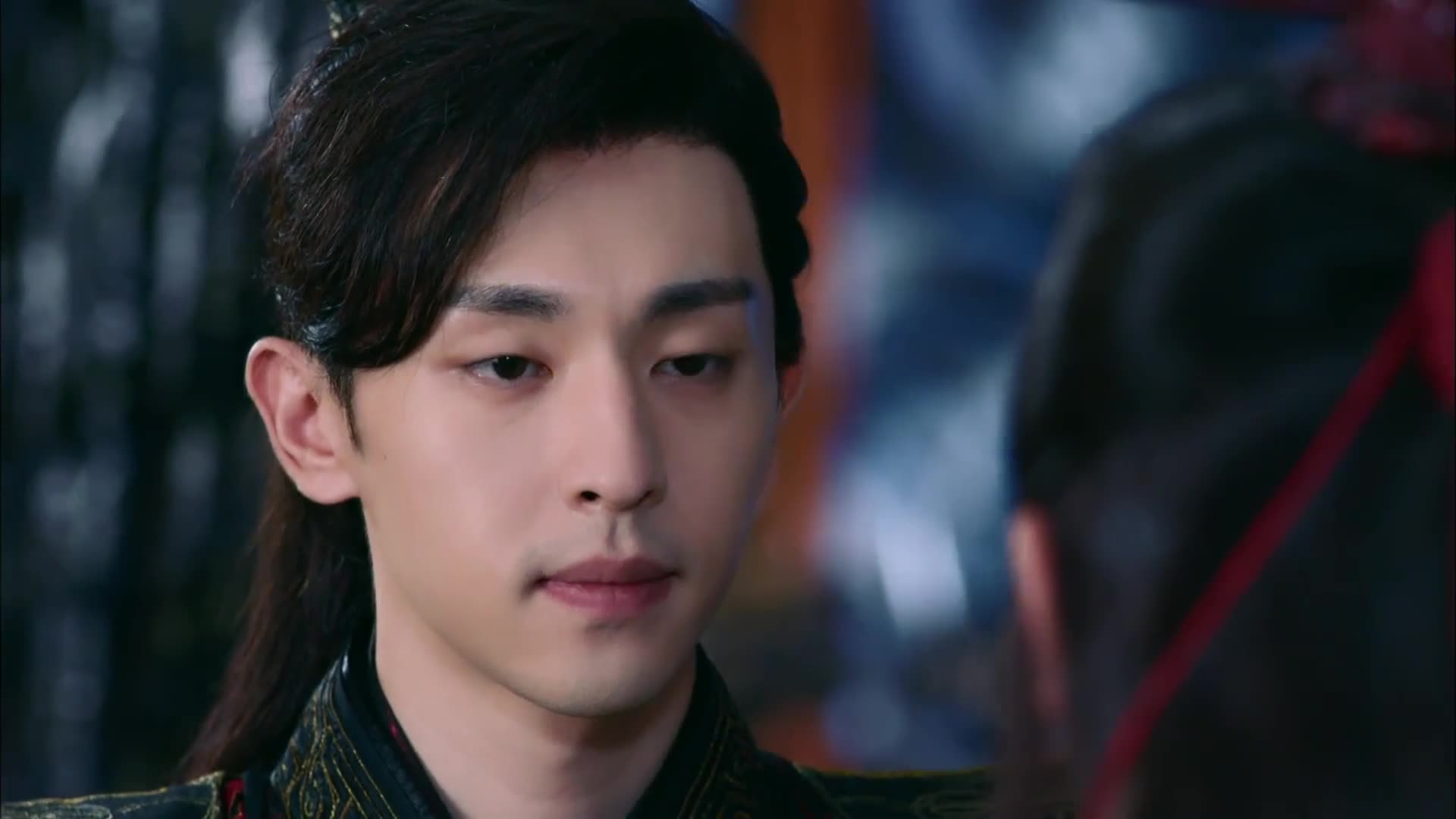 月下仙人:葡萄归乌鸦,在魔界旭凤大婚时体现,红