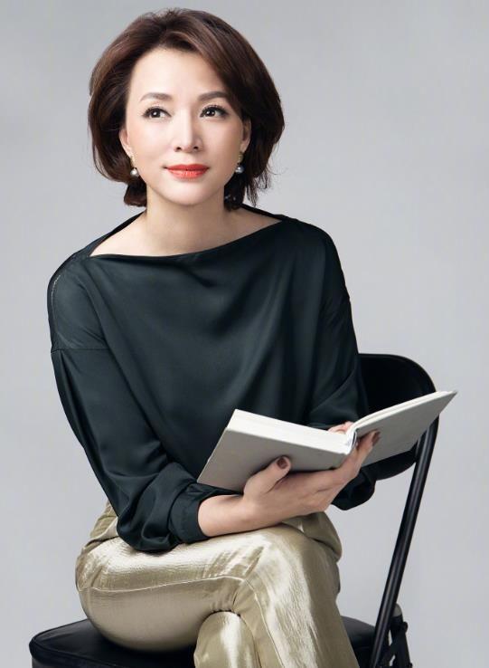 [一床情书]康辉20年前旧照帅到飞起！七大央视名嘴今昔对比，个个都是神颜