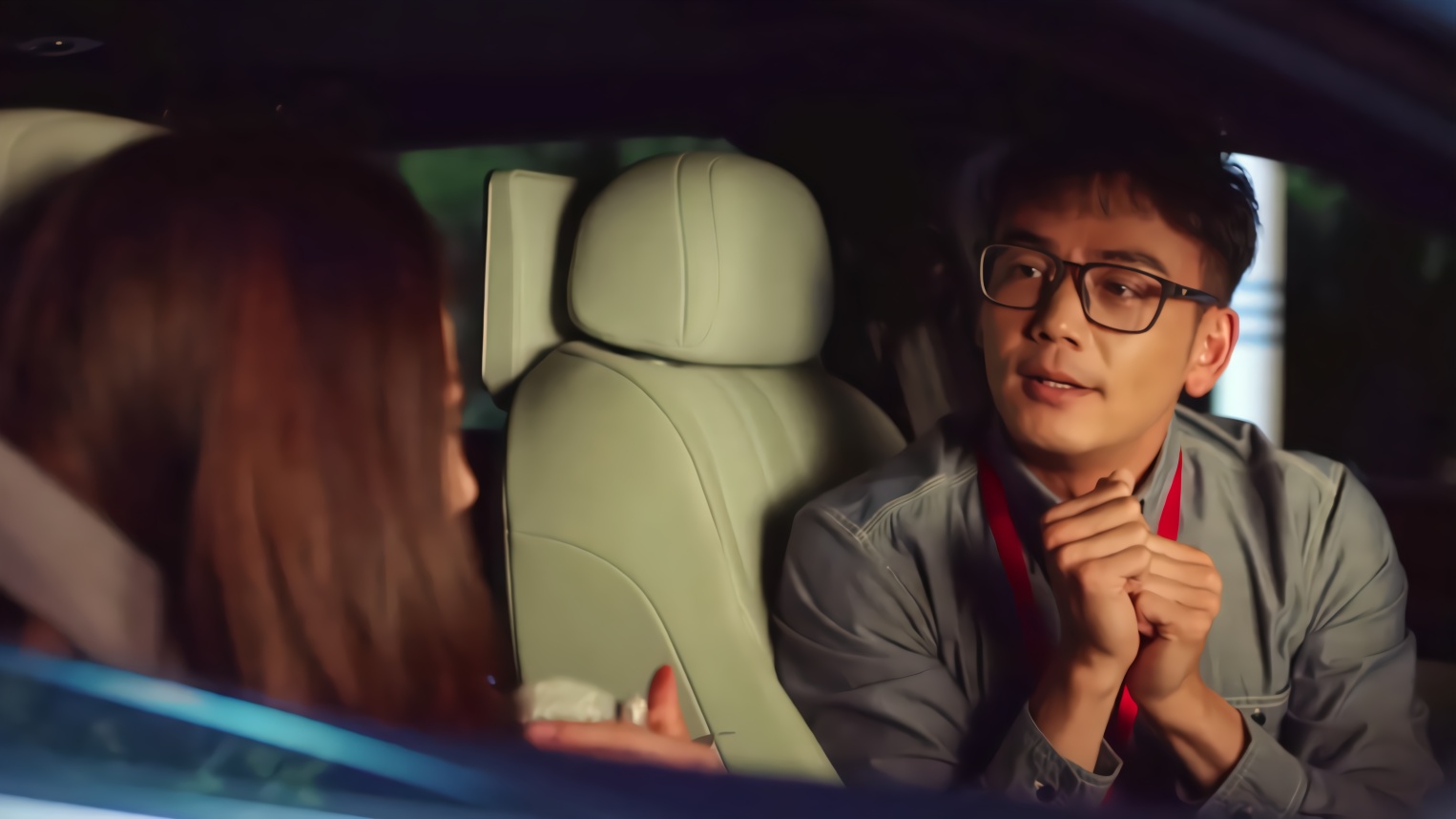 代驾奇遇:美女烂醉叫代驾,深夜小伙接活,谁知笑