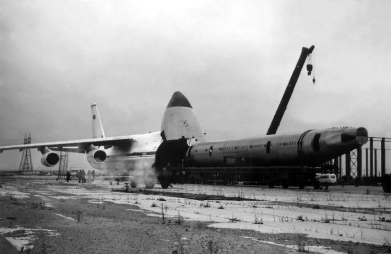 安-124"鲁斯兰"巨无霸运输机的过去,现在和未来