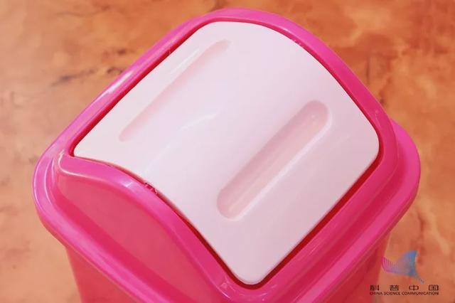 厕所门应该常开着还是关上？很多人都做错了