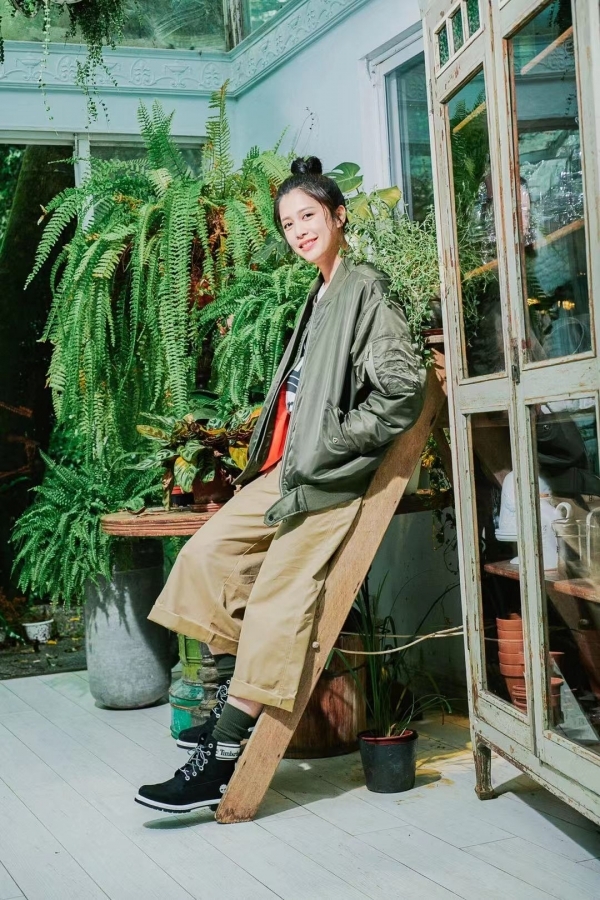 timberland 2019秋冬活在当下,享受瞬间刘奕儿展示timberland新款秋冬