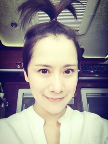 海清为中年女演员发声不成改扮少女？穿杨幂同款过膝袜，42岁成潮妹