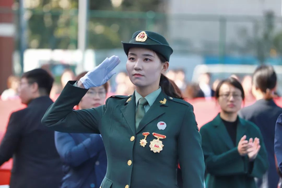 感谢嘉华的国旗护卫队,送了我一个军旅梦,促使我最终选择这条路,能够