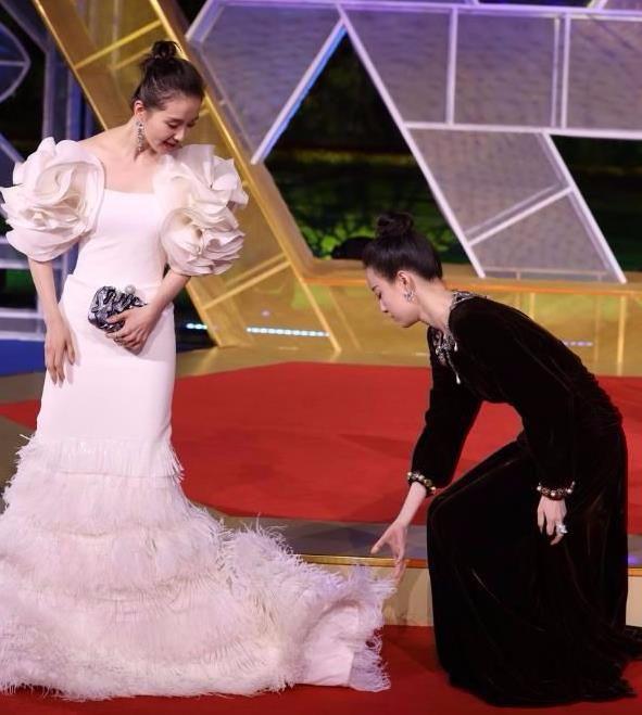 「一床情书」比起管虎跟马伊琍同台，更尴尬的是杨幂四位绯闻男友都来了金鸡奖