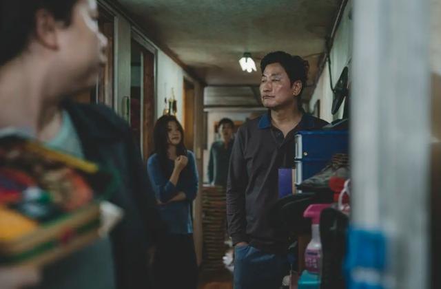 口碑爆棚!韩国最新电影《寄生虫》刷新韩国电影史,夺得金棕榈奖