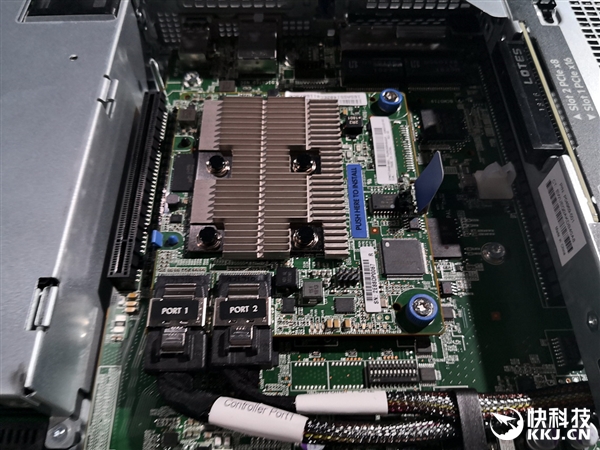 AMD二代霄龙秀肌肉：庞大软硬件生态集中演示