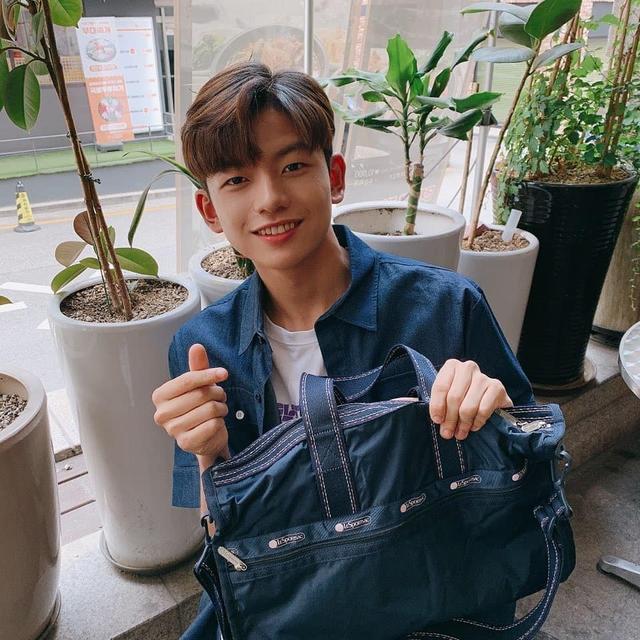 这位“亚洲最可爱的表情包弟弟”长大了!已是16岁美少年重返荧屏