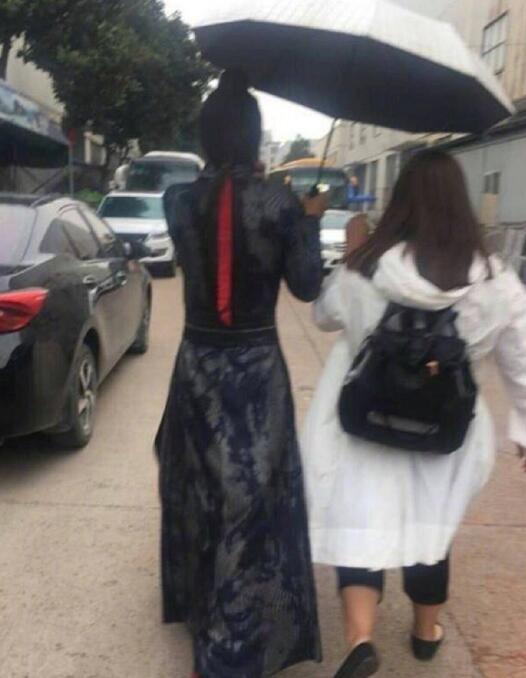 这位欺负助理的女星是谁，不红果然是应该的