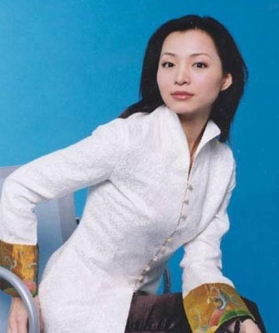 [一床情书]康辉20年前旧照帅到飞起！七大央视名嘴今昔对比，个个都是神颜