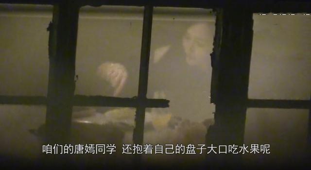 唐嫣怀孕又添新料？抛下罗晋与好友聚餐，不顾身材大口吃饭补营养