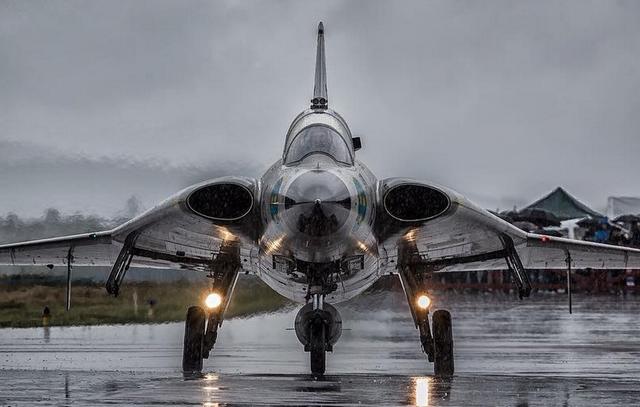 守护北欧天空的"神龙",瑞典萨博-35战斗机__凤凰网
