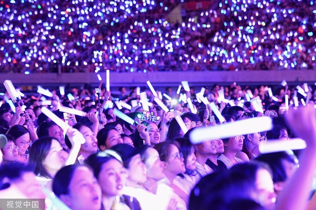 「她刊」39岁蔡依林霸气告白：“阿信，我要嫁给你！”
