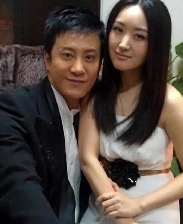男友让她陷入争议之中,玉女形象也被破坏,感情受到伤害的杨钰莹选择
