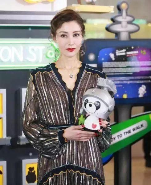 这些嫁入豪门的女星工作表，也是她老公财务的晴雨表