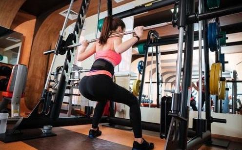 练器械怎么呼吸健身先跑步还是先练器械 顺序很重要_https://www.jmylbn.com_新闻资讯_第3张