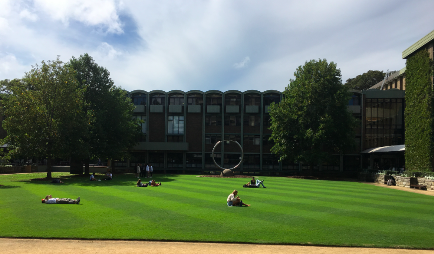 【猎云网】巨头寻找新流量？新浪、腾讯、阿里纷纷下场，押宝社交“第二春”