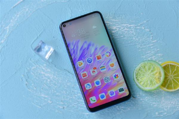 硬件直出4800万像素 999元的荣耀Play 3明日预售