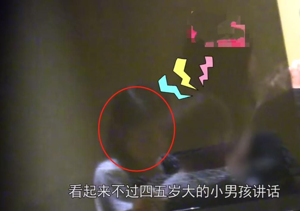 赵薇带女儿罕露面，小四月身旁男孩被疑是二胎？工作人员回应
