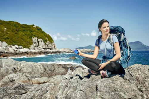 SuperMini充电宝+Passport GO旅行转换插头，神器在手说走就走！