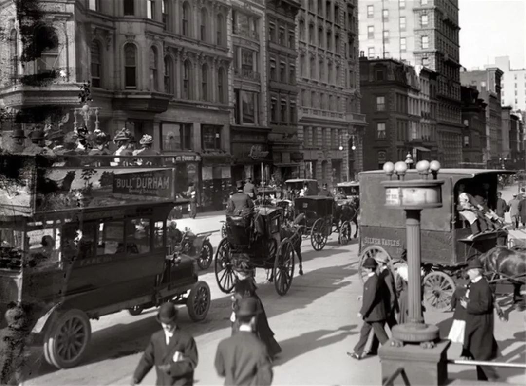 1910年,纽约街道.