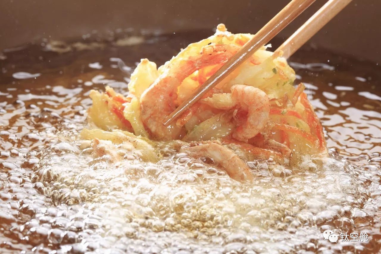 【钛媒体】不用一滴油，做出一锅炸鸡和薯条