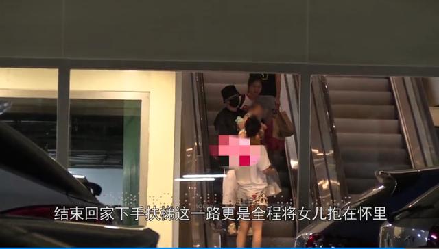 孙红雷携女外出寸步不离，一岁半女儿能跑会跳超可爱