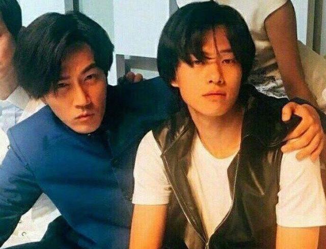 「熊猫娱乐」刘恺威魏大勋昔日合照被扒！同款发型太土气，杨幂品味遭调侃