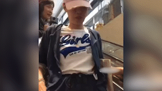 「熊猫娱乐」马伊琍母女机场获中年男接送，两人啥关系？