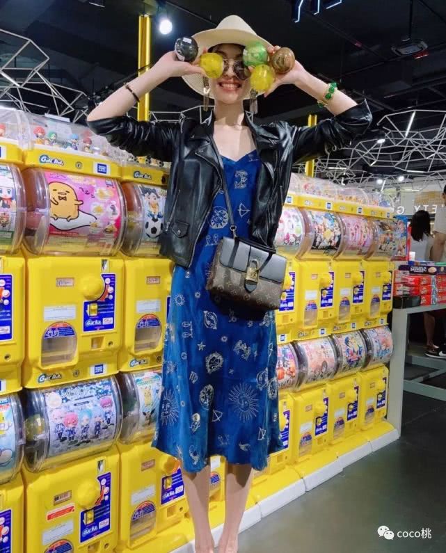 与美艳女王张雨绮同台，却丝毫不怯场，这是电影咖的底气？