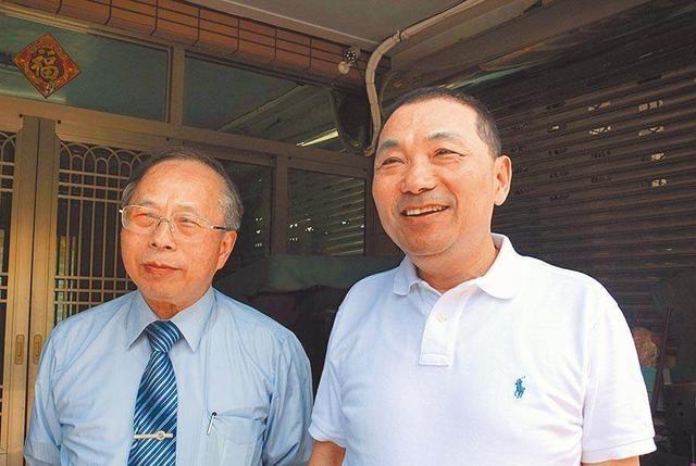 任郭台铭副手?侯友宜说二哥侯明锋还是当医生好啦