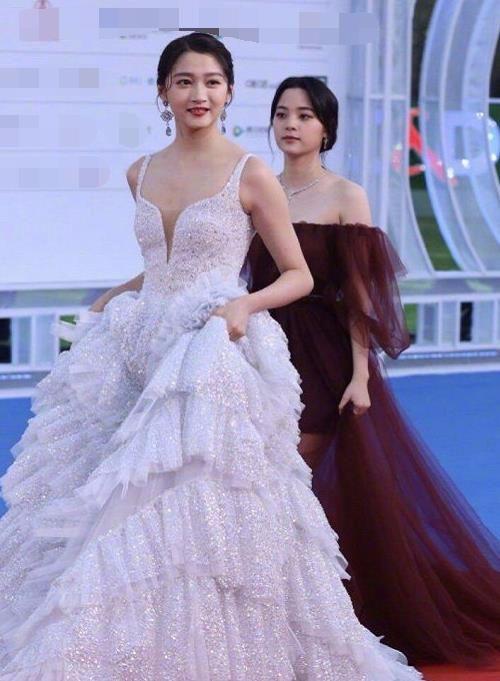 「一床情书」比起管虎跟马伊琍同台，更尴尬的是杨幂四位绯闻男友都来了金鸡奖