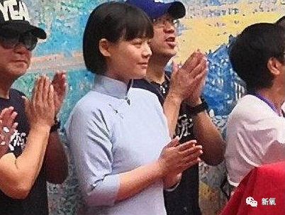 【新氧App】马思纯最新路透照惊爆，被大17岁的俞飞鸿吊打出屏幕