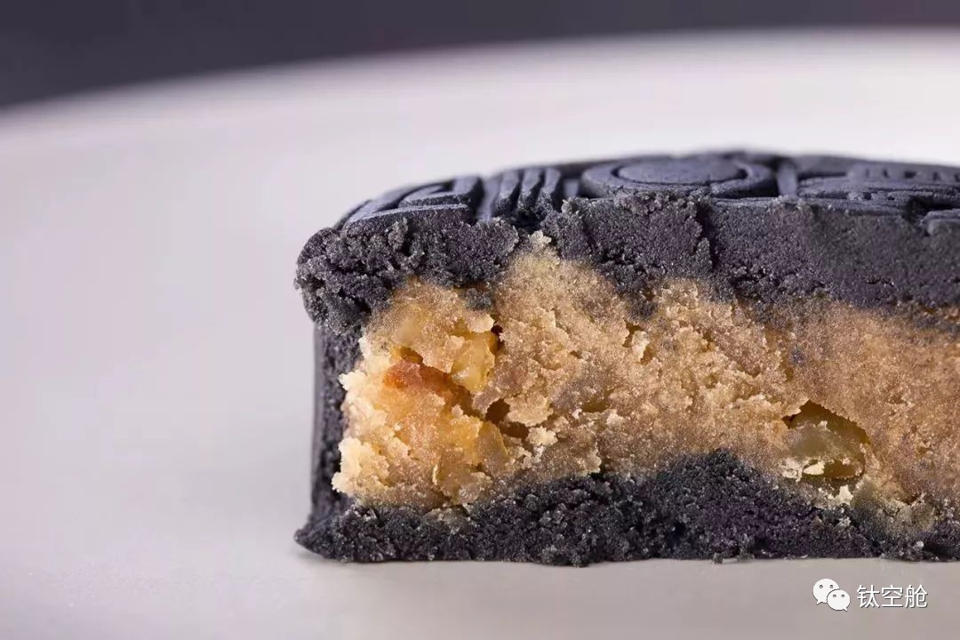 他把漫天星辰，装进月饼礼盒里