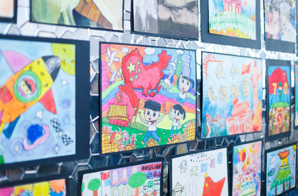 童心中国梦为国诞辰添色彩中视江山童话迎70周年少儿艺术展
