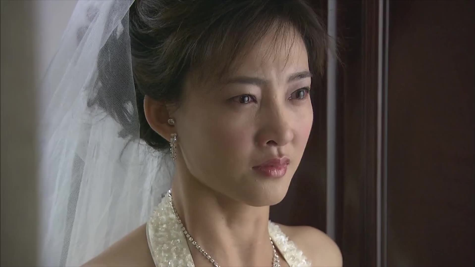 新婚之日,新娘去卫生间,谁知眼前的一幕,让她当