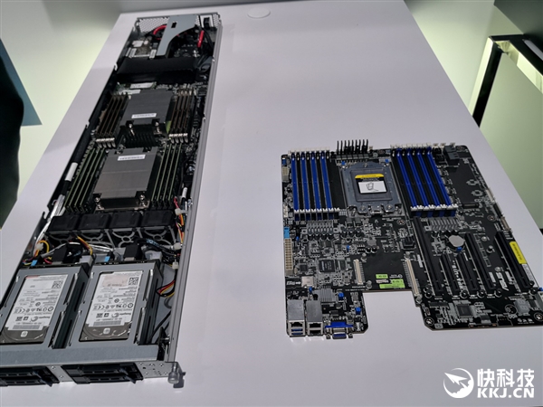 AMD二代霄龙秀肌肉：庞大软硬件生态集中演示