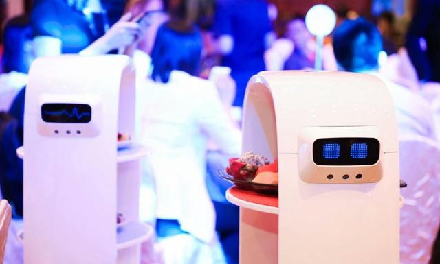 擎朗智能荣登「2019AI 最佳掘金案例年度榜单」“最佳配送机器人奖”