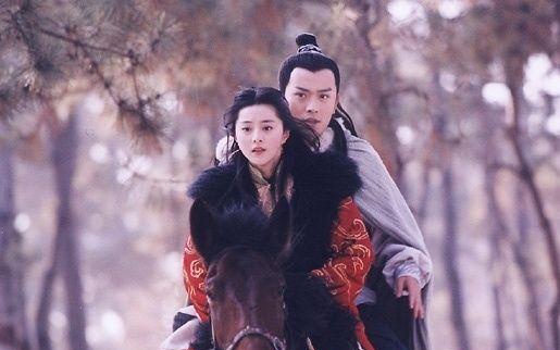 素有“古装王子”之称的黄海冰年轻时的颜,可以夸一万年
